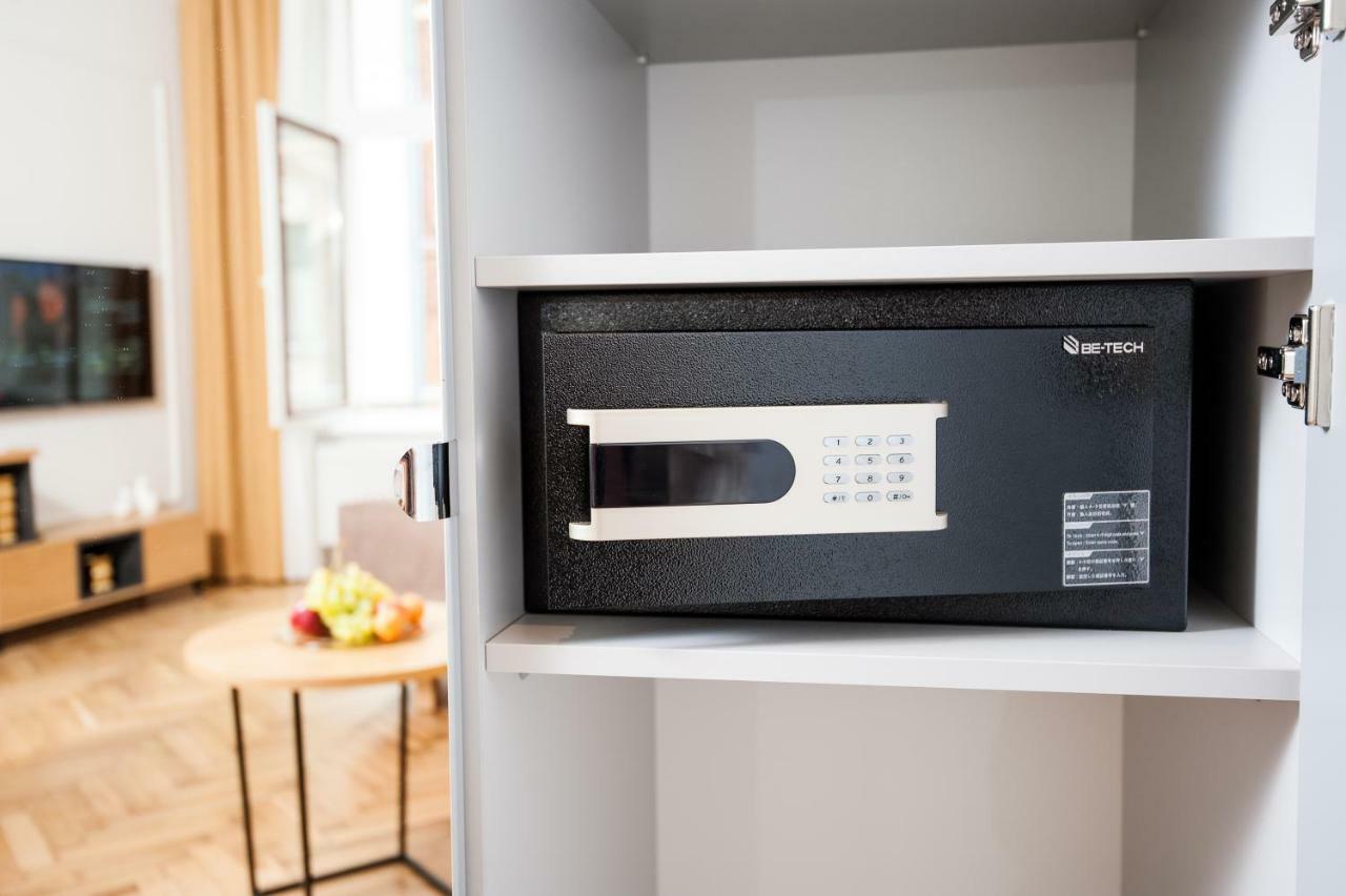Bentis Luxury Apartments Krakow Luaran gambar