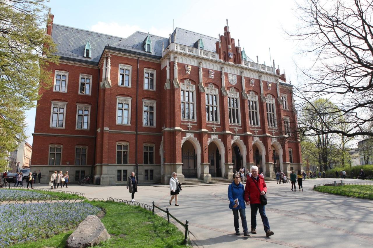 Bentis Luxury Apartments Krakow Luaran gambar